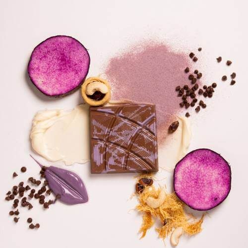 Manila Chocolate bar with pistachio and floral gourmet design